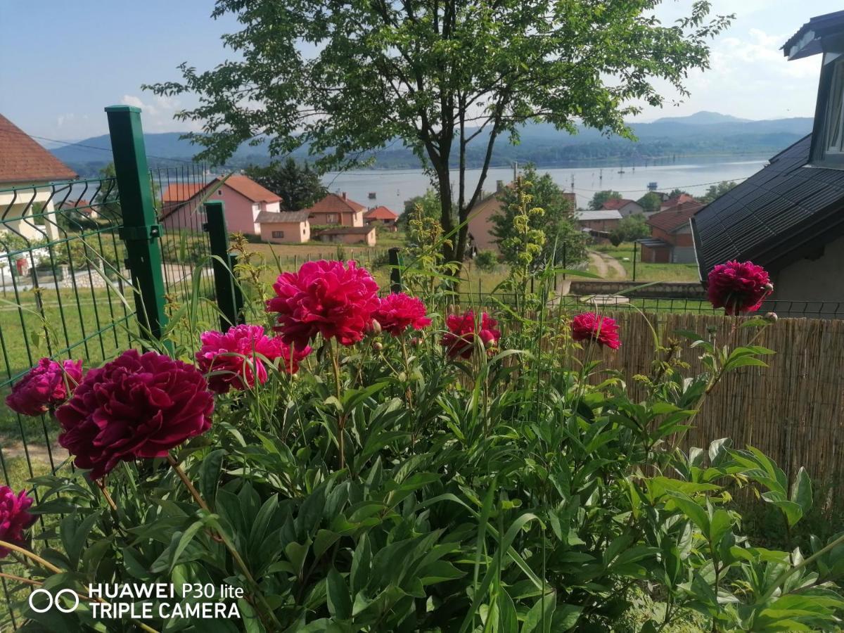 Asja Guest House Lukavac Exterior foto
